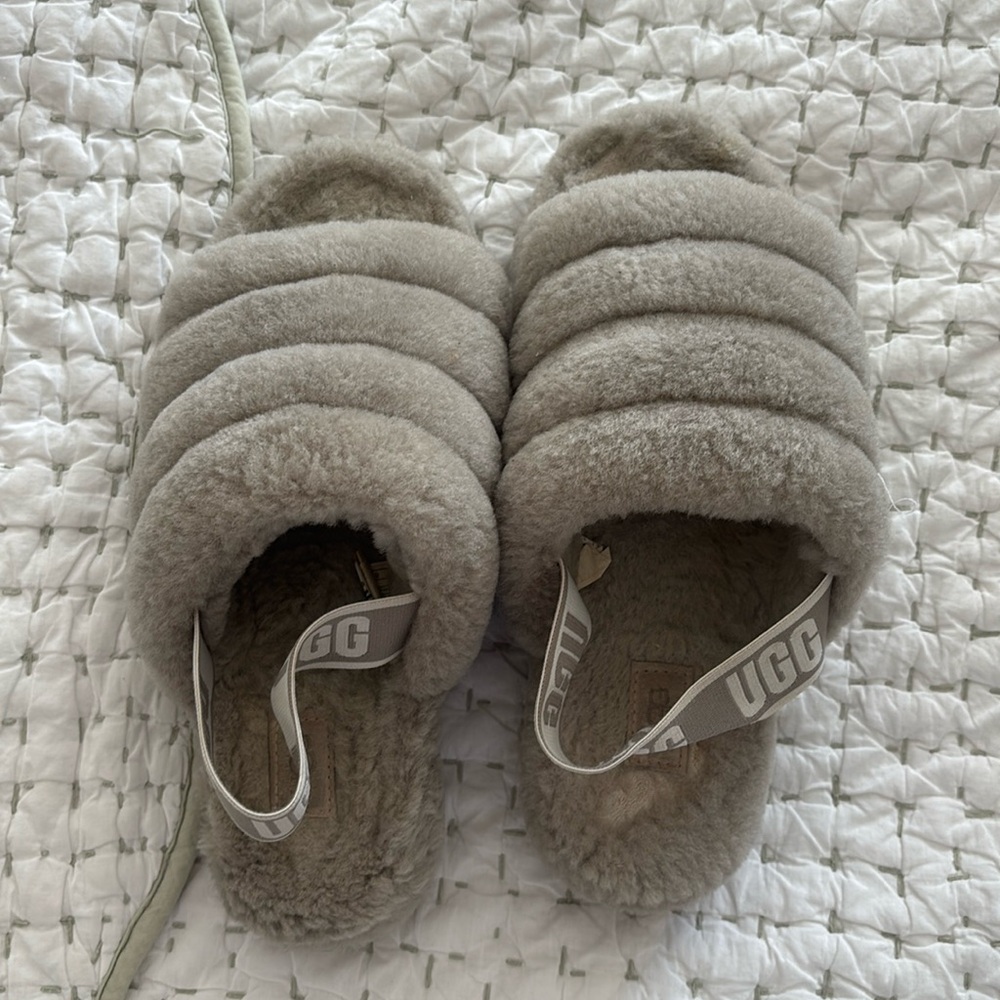 Ugg slippers - light gray - lightly worn